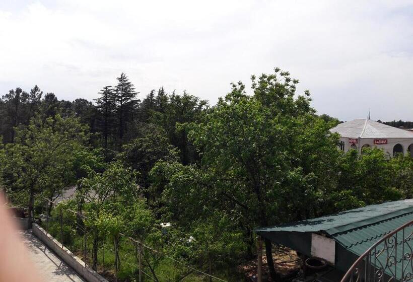 اتاق اکونومی, Sataplia District