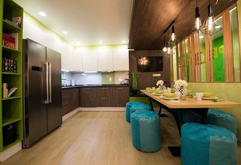 اتاق استاندارد, Hostel People