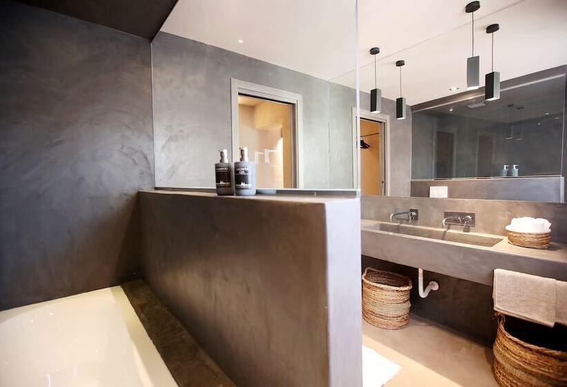 اتاق لوکس با بالکن, Casa Nostra Boutique Hotel & Spa