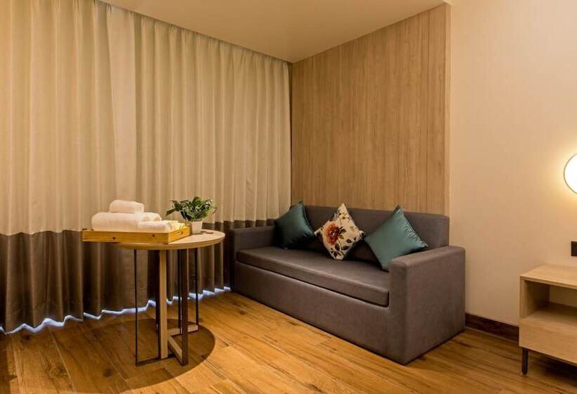 اتاق لوکس, Regenta Sgs Greenotel  Lonavala