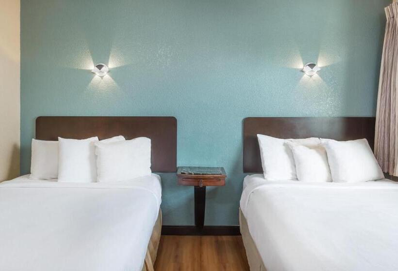 Четырехместный Номер Стандарт, Avenida   Oceanside Camp Pendleton