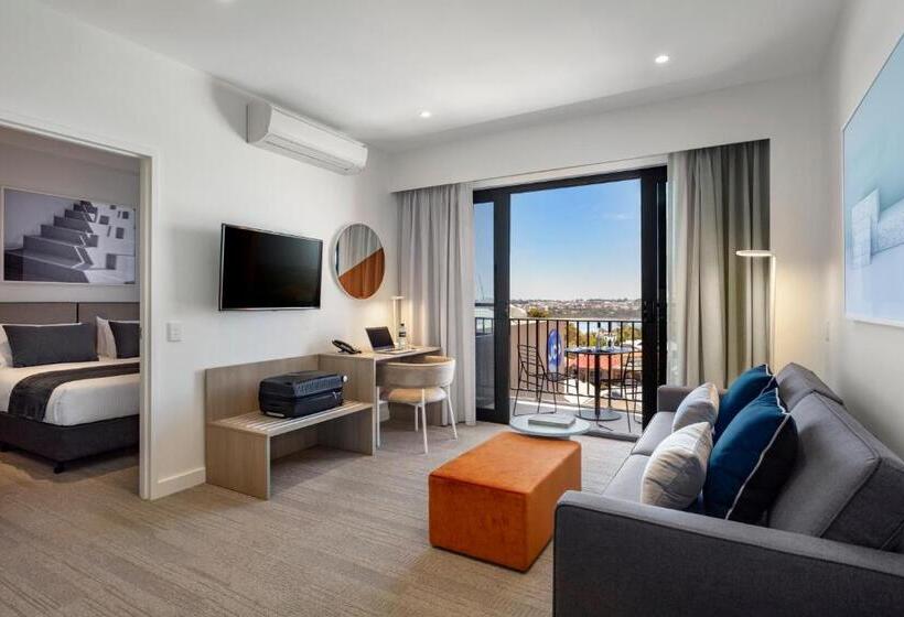 Апартаменты 1 Спальня, Quest Joondalup