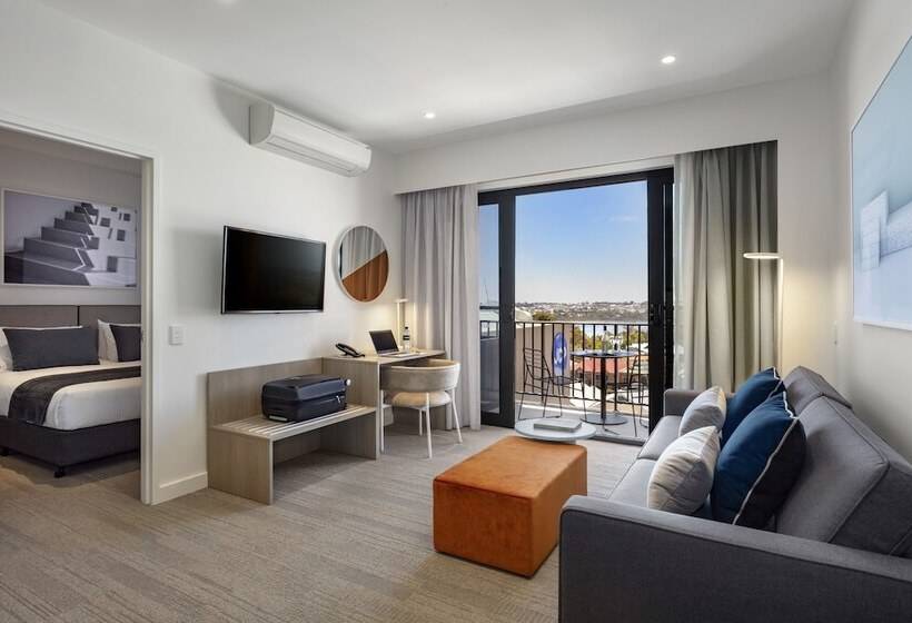 Апартаменты Superior 2 Спальни, Quest Joondalup