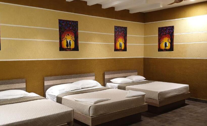 수피리어 트리플 룸, Foggy Knolls Resort