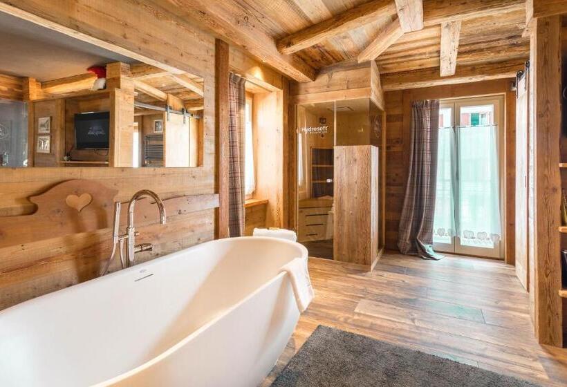 Полулюкс, John Luxury Suites