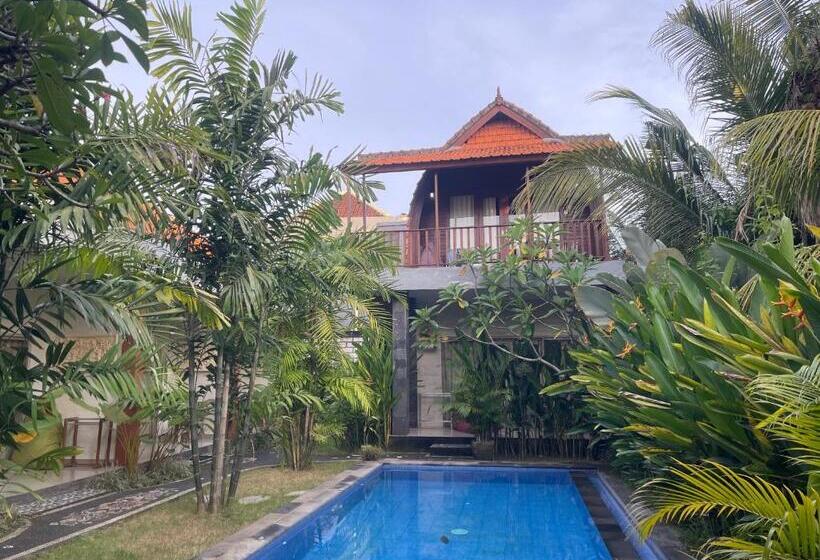 Номер Стандарт Вид на Бассейн, Arjuna Uluwatu Guest House