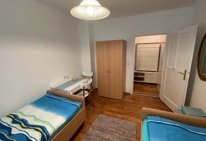 Апартаменты 2 Спальни, Gertis Blumenhof Privatzimmer, Ferienwohnung