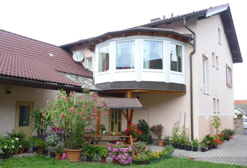 Апартаменты 2 Спальни, Gertis Blumenhof Privatzimmer, Ferienwohnung