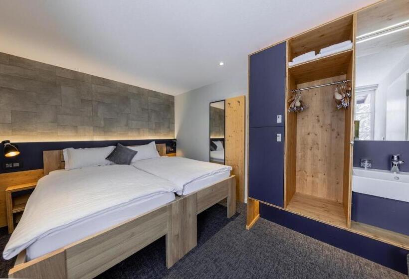 Семейный Номер, Villars Lodge