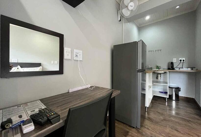 Номер Стандарт, Halleria Self Catering