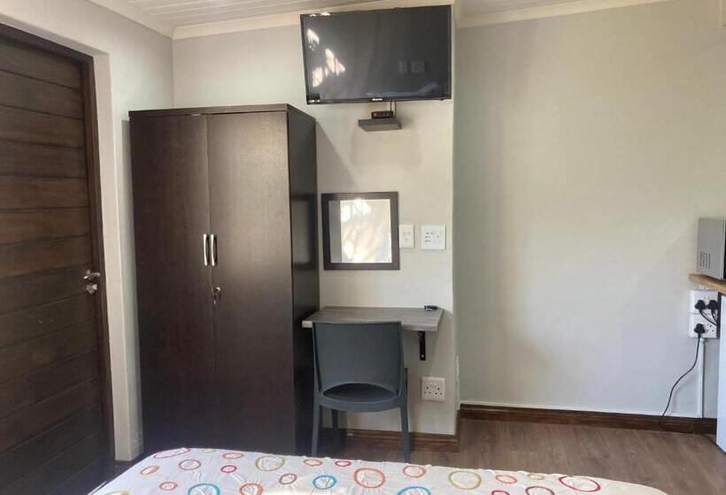 Номер Стандарт, Halleria Self Catering