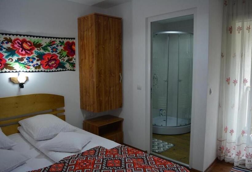 Номер Стандарт, Casa Papițu