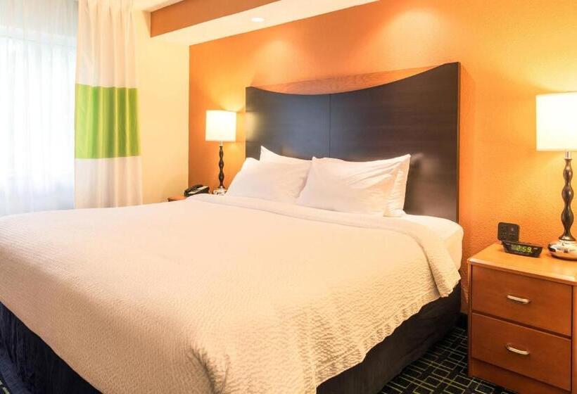 Студия Стандарт Двуспальная Кровать, Fairfield Inn & Suites Canton