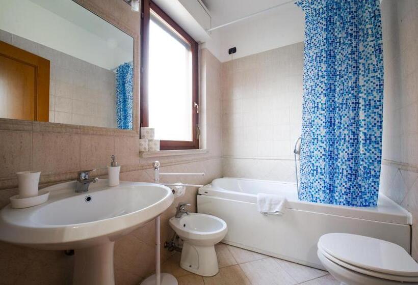 Apartamento 1 Dormitório com Sacada, Domus Bb   Plaza