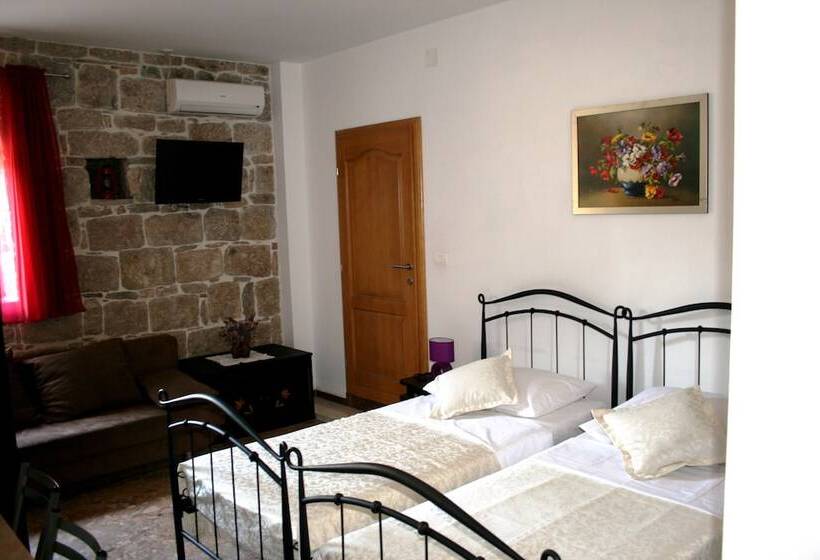 Номер Премиум, Rooms And Apartments Emily