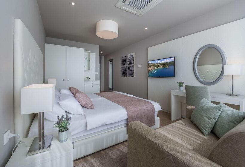 デラックスルーム, Apartments & Rooms Preelook