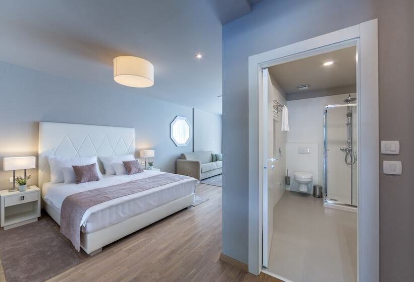 スタンダードスタジオ, Apartments & Rooms Preelook
