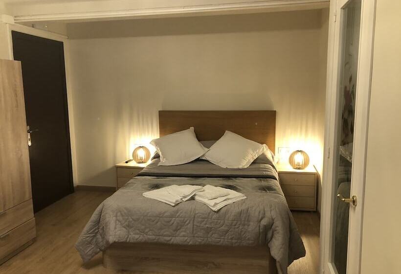 Номер Стандарт, Hostel Penedes