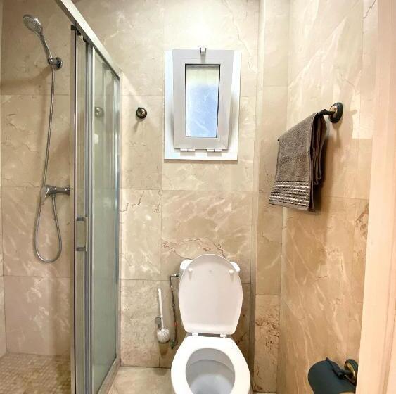 تختخواب در اتاق مشترک, Hostel Penedes