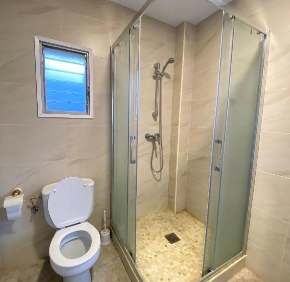 استودیوی استاندارد, Hostel Penedes