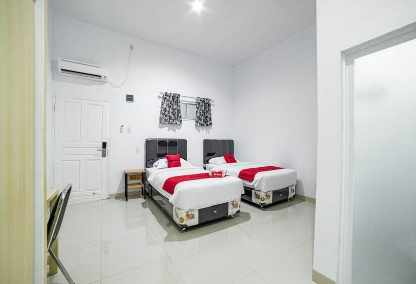 Номер Стандарт, Reddoorz Plus Near Thamrin Plaza Medan