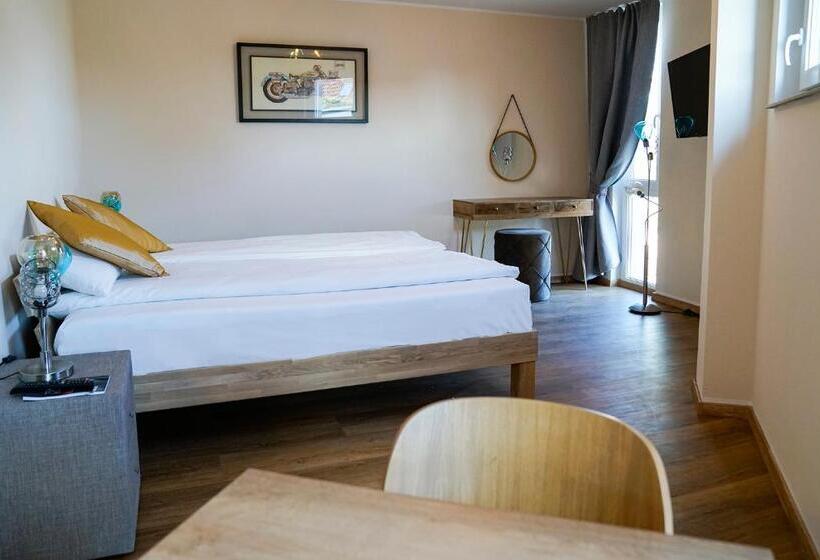 Люкс Повышенной Комфортности, Boardinghouse City Home