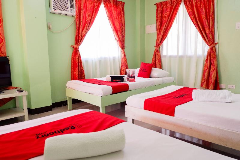 Семейный Номер, Reddoorz Near Maribago Barangay Hall