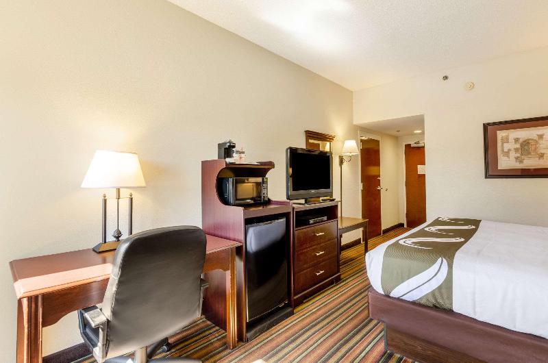 Номер Стандарт Кровать Кинг Адаптированный для Инвалидов, Quality Inn Danville   University Area