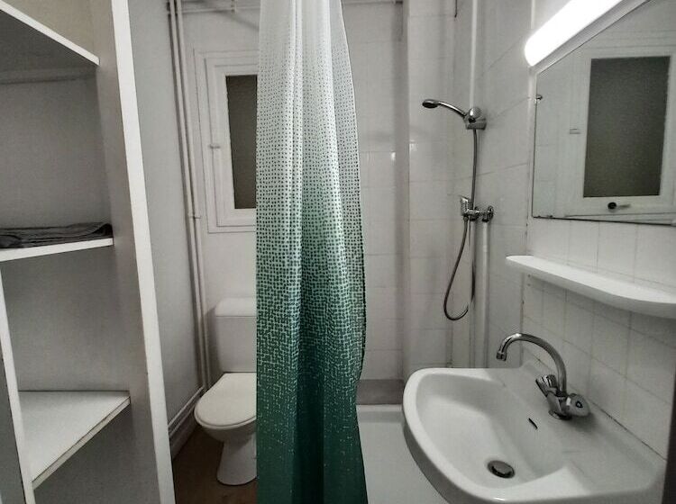 Номер Стандарт, Hôtel Labat