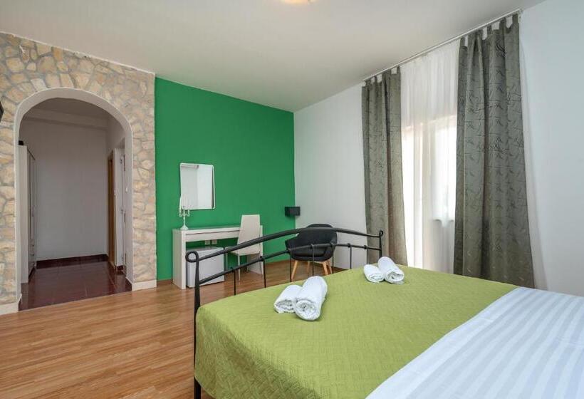 חדר דלוקס עם מרפסת, Villa Lux