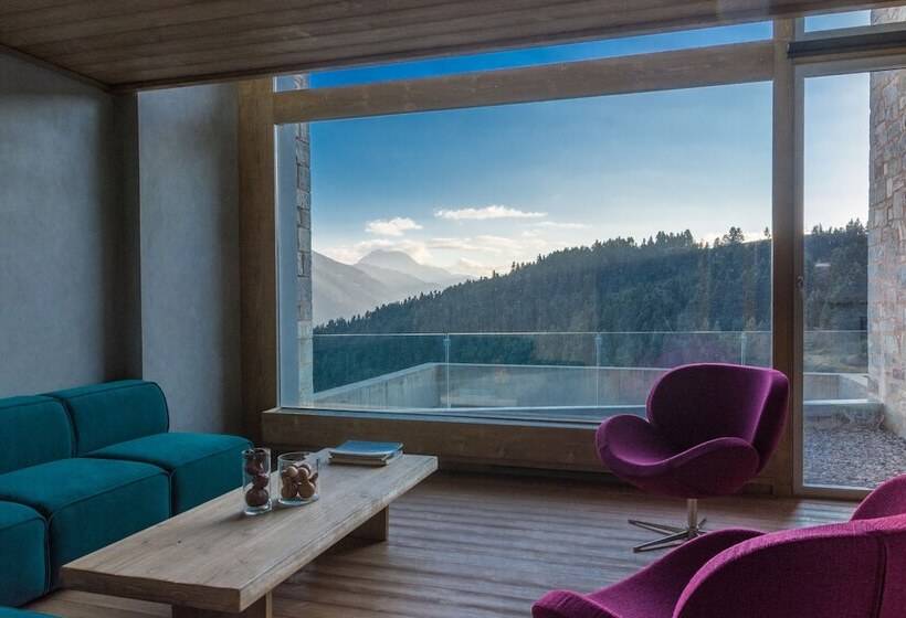 سوییت سوپریور, Escapade Luxury Residences
