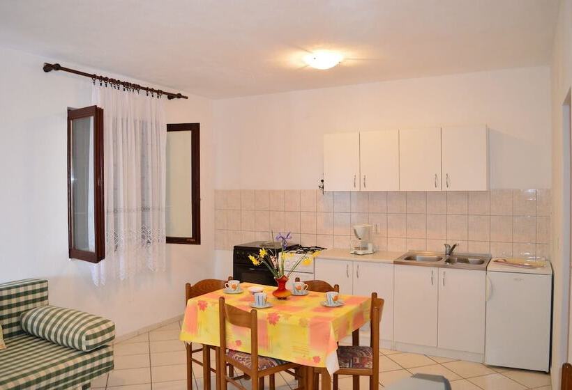 Апартаменты 1 Спальня, Apartments Ivica Pakostane