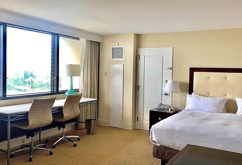 Полулюкс для Инвалидов, Hilton Miami Airport Blue Lagoon
