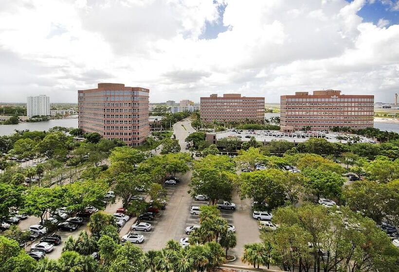 Номер Стандарт 2 Двуспальные Кровати, Hilton Miami Airport Blue Lagoon