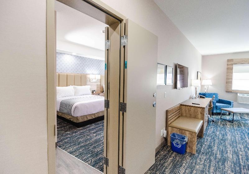 מיטת קינג בסוויטה, Sleep Inn & Suites