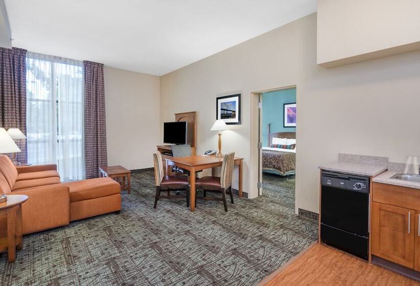 סוויטה, Staybridge Suites Memphis Poplar Ave East, An Ihg