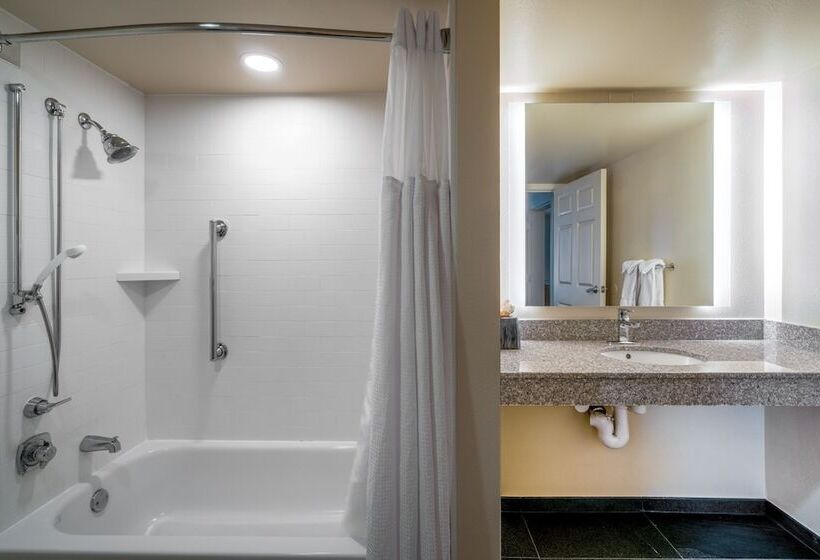 סוויטה מותאמת לאדם עם מוגבלויות, Staybridge Suites Memphis Poplar Ave East, An Ihg
