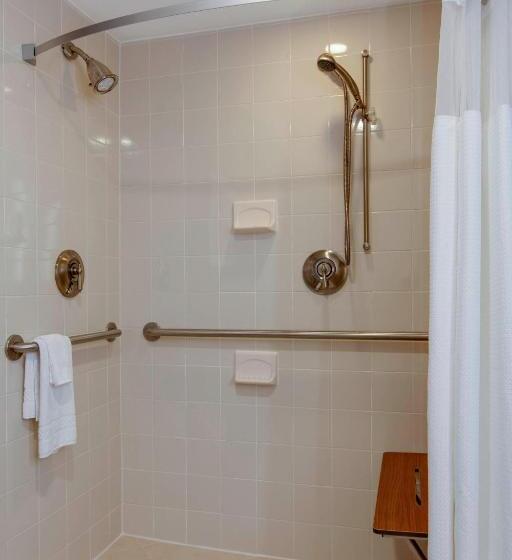 스탠다드 룸 킹사이즈 침대, Courtyard By Marriott Boston Logan Airport