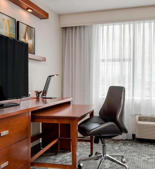 스탠다드 룸 킹사이즈 침대, Courtyard By Marriott Boston Logan Airport