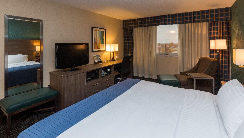 스탠다드 룸 킹사이즈 침대, Holiday Inn Des Moines Downtown Mercy Campus, An Ihg