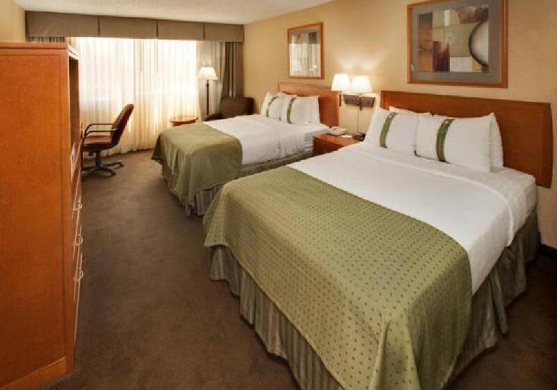 스탠다드 룸, Holiday Inn Des Moines Downtown Mercy Campus, An Ihg