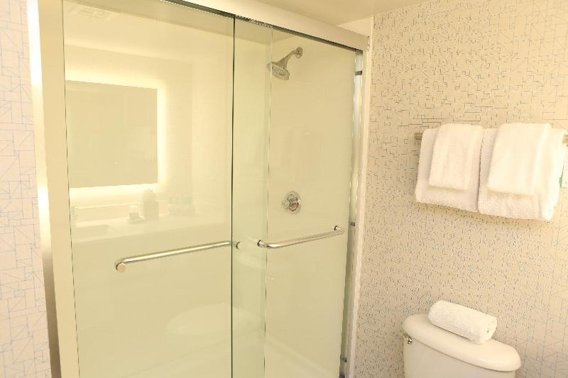 キングサイズベッドのスタンダードルーム, Holiday Inn Express Phoenix Airport/university Drive, An Ihg