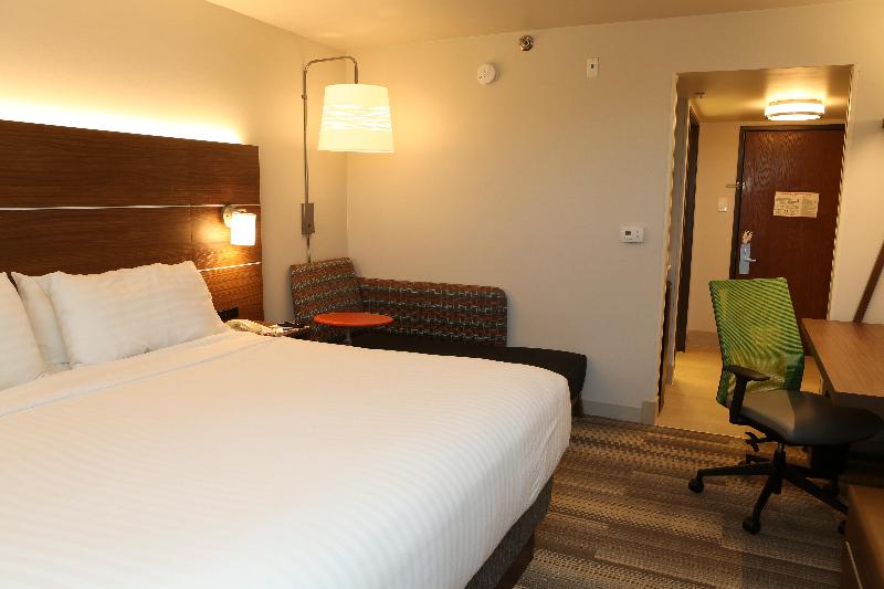 身障者適用キングサイズベッドルーム, Holiday Inn Express Phoenix Airport/university Drive, An Ihg