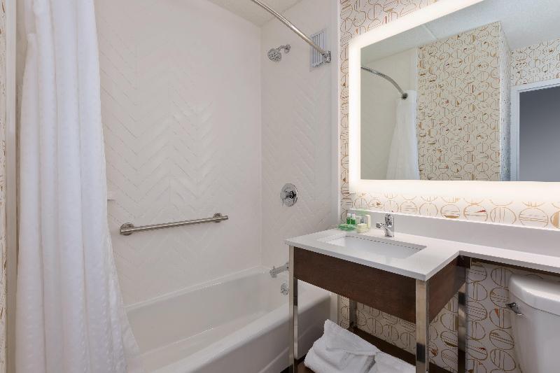 Стандартный Номер Кровать Кинг, Holiday Inn Westbury Long Island, An Ihg