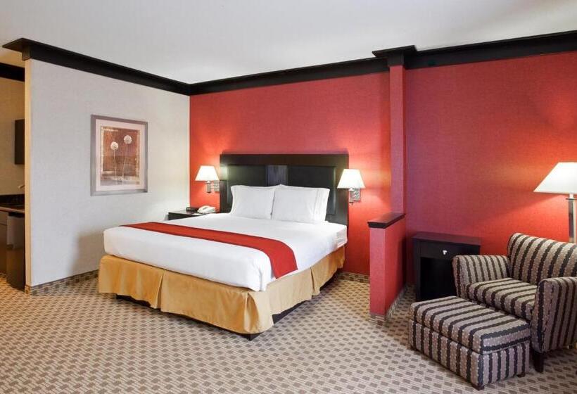 Люкс с гидромассажем, Quality Inn & Suites Oakwood Village   Cleveland South