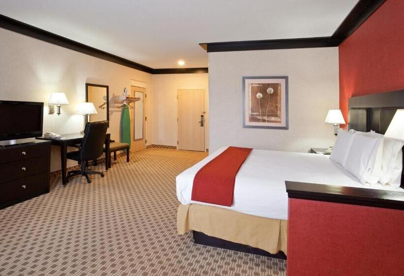 Люкс с гидромассажем, Quality Inn & Suites Oakwood Village   Cleveland South