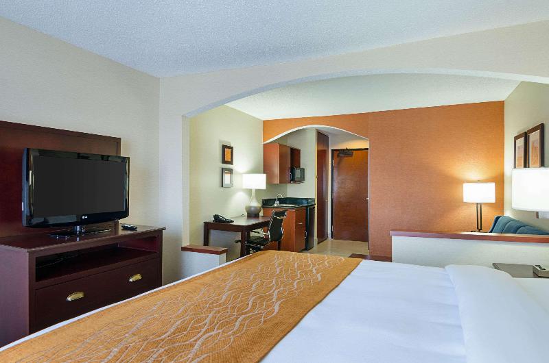 스위트 킹사이즈 침대, Comfort Inn & Suites