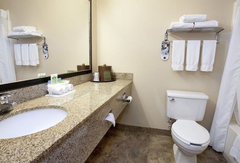 Номер Стандарт, Holiday Inn Express Jamestown, An Ihg
