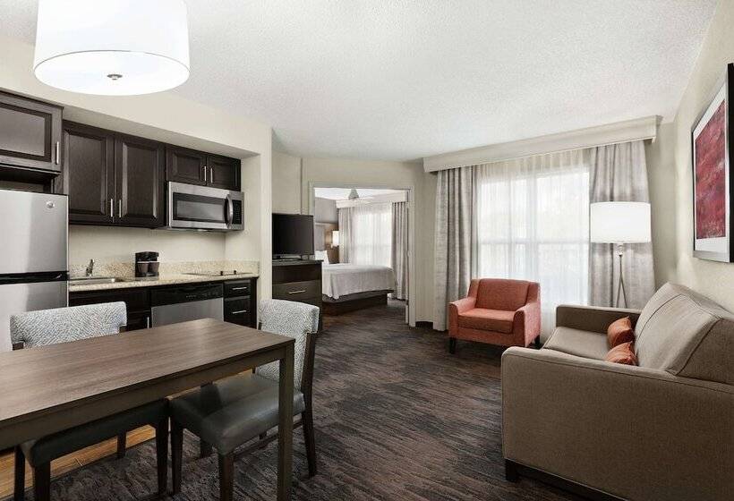 Suite, Addison Suites