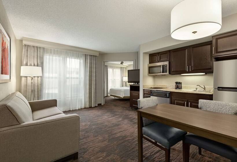Suite Adaptée aux Personnes à Mobilité Réduite, Addison Suites